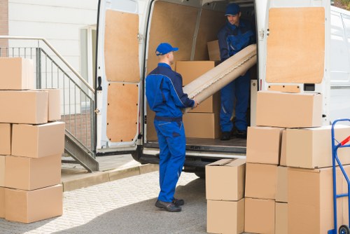 Moving van service in Kensington with transparent pricing for local home removals