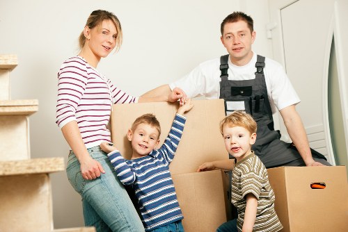 Moving and short-term storage support in Kensington