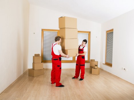 Moving truck serving Kensington and nearby west London streets